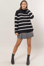 Cargar imagen en el visor de la galería, Striped Knit Sweater