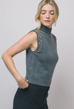 Cargar imagen en el visor de la galería, Neck Detail Knit Top