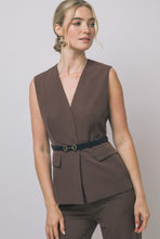 Cargar imagen en el visor de la galería, Belted Detail Vest