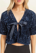 Cargar imagen en el visor de la galería, Sequin Bow Detail Top