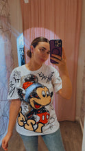 Cargar imagen en el visor de la galería, Mickey Detail Tshirt