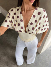 Cargar imagen en el visor de la galería, Polka Dot Sleeve Top