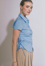 Cargar imagen en el visor de la galería, Button Detail Blouse