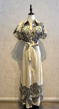 Cargar imagen en el visor de la galería, Floral Lace Sleeve Button Dress