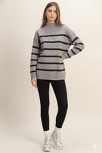 Cargar imagen en el visor de la galería, High Neck Striped Sweater