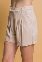 Cargar imagen en el visor de la galería, Linen High Waist Shorts