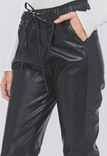 Cargar imagen en el visor de la galería, PU Leather Jogger