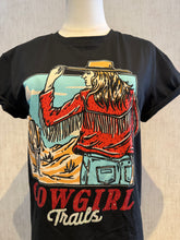 Cargar imagen en el visor de la galería, Cowgirl Detail Tshirt