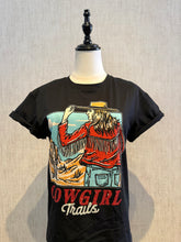 Cargar imagen en el visor de la galería, Cowgirl Detail Tshirt
