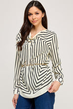 Cargar imagen en el visor de la galería, Long Sleeve Blouse w/Belt