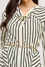 Cargar imagen en el visor de la galería, Long Sleeve Blouse w/Belt