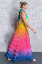 Cargar imagen en el visor de la galería, Pleated Maxi Dress