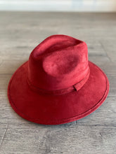 Cargar imagen en el visor de la galería, Sombrero Explorer Gamuza