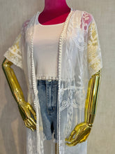 Cargar imagen en el visor de la galería, Lace Kimono