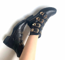 Cargar imagen en el visor de la galería, Gold Detail Bootie