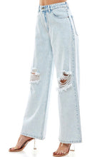 Cargar imagen en el visor de la galería, Wide Leg Distressed Jeans