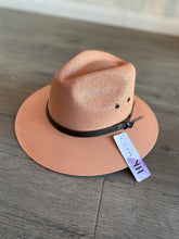 Cargar imagen en el visor de la galería, Sombrero Explorer