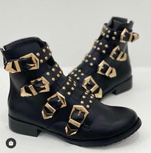 Cargar imagen en el visor de la galería, Gold Detail Bootie