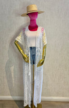 Cargar imagen en el visor de la galería, Lace Kimono